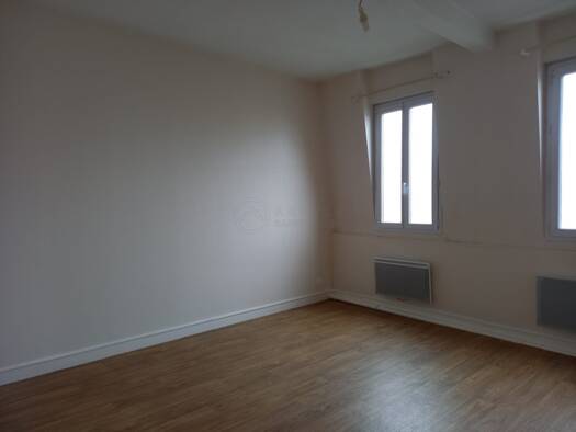 Appartement à louer 590 € 3 pièces 2 chambres 58 m² Étage 3/3 Yvetot 76190