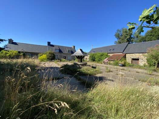 Maison à vendre 274 900 € 6 pièces 3 chambres 143 m² 2 496 m² de terrain Saint-Clet 22260