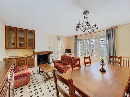 Maison à vendre 255 100 € 6 pièces 5 chambres 196 m² 884 m² de terrain Martigné-Briand 49540