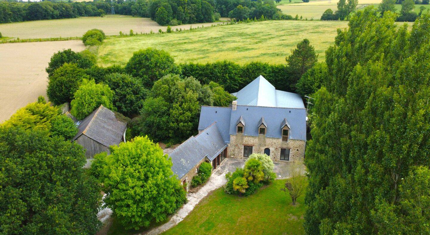 Maison 9 pièces 269 m² · à Créhen · 269 m² · 499 000 €