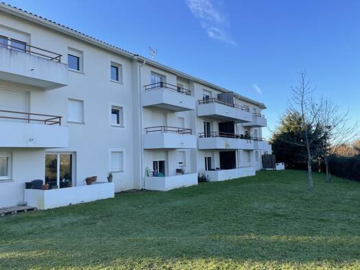 Appartement à vendre 96 900 € 3 pièces 2 chambres 59,2 m² RDC/2 Blaye 33390