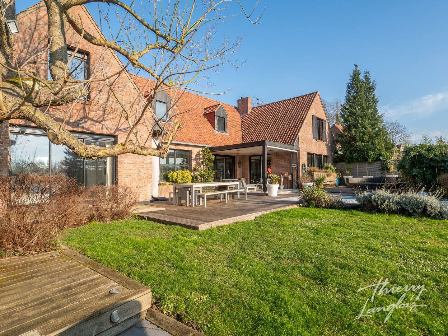 Maison 8 pièces 285 m² · à Chéreng · 285 m² · 995 000 €