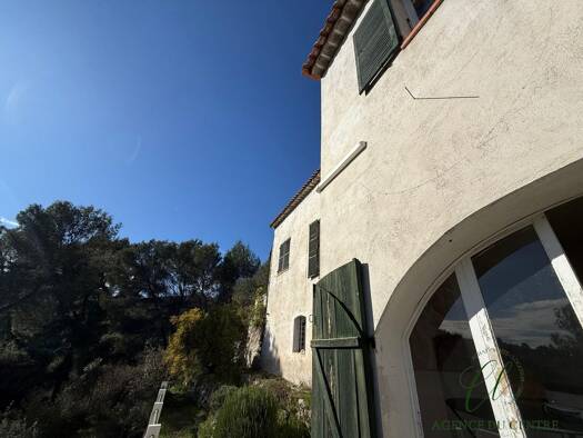 Maison à vendre 630 000 € 3 pièces 2 chambres 100 m² 3 633 m² de terrain Falicon 06950