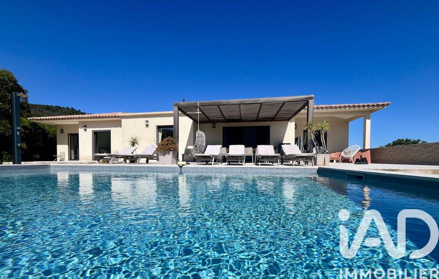 Maison 8 pièces 240 m² · à Zonza · 240 m² · 1 340 000 €
