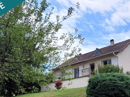 Maison à vendre 260 000 € 6 pièces 4 chambres 140 m² 5 650 m² de terrain Nord Caussade 82300
