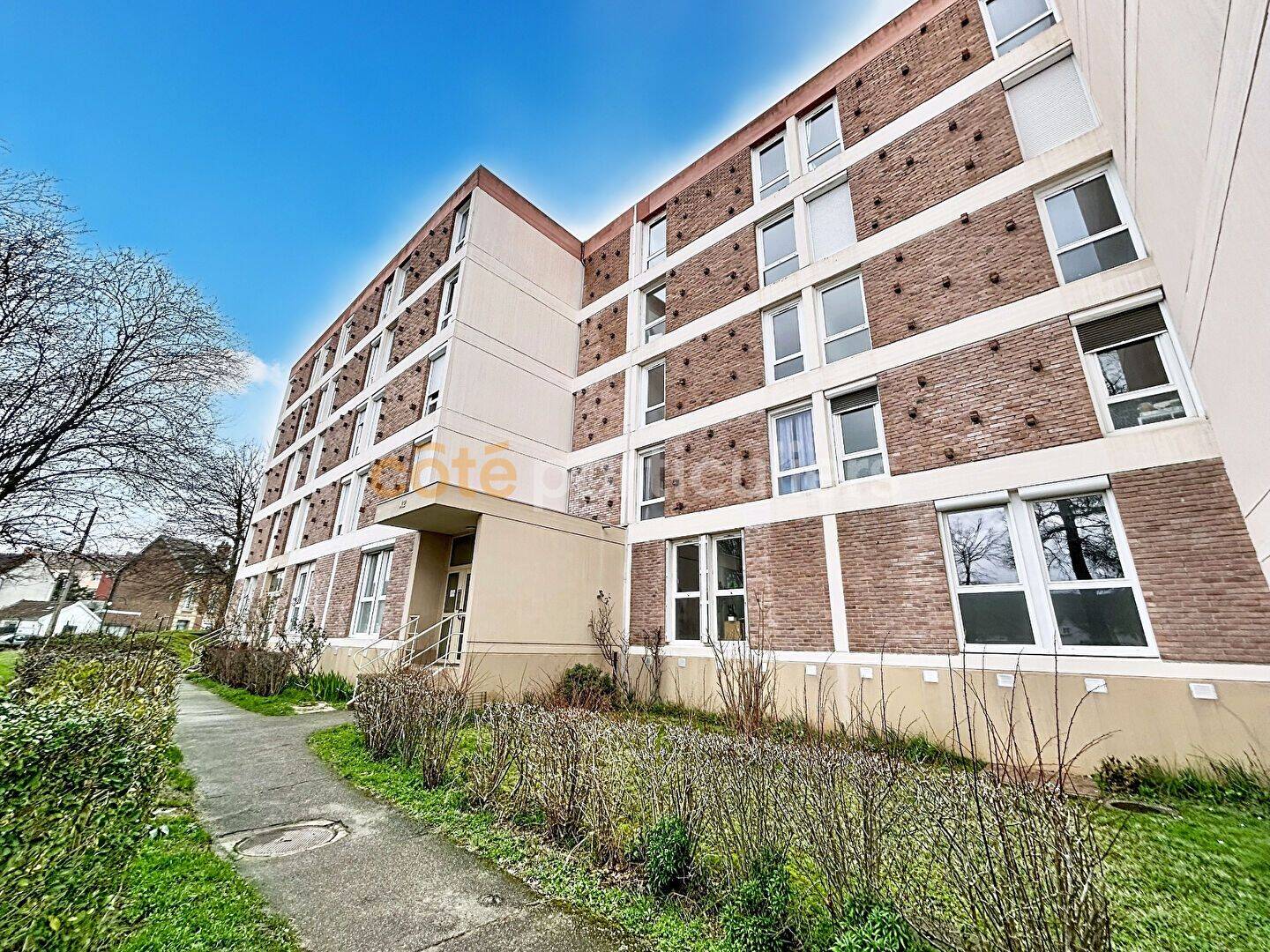 Appartement 4 pièces 69 m² · à Saint-Pierre-lès-Elbeuf · 69 m² · 59 900 €