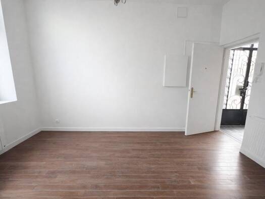 Appartement à louer 385 € 1 pièce 24,7 m² RDC Rural Est Tulle 19000