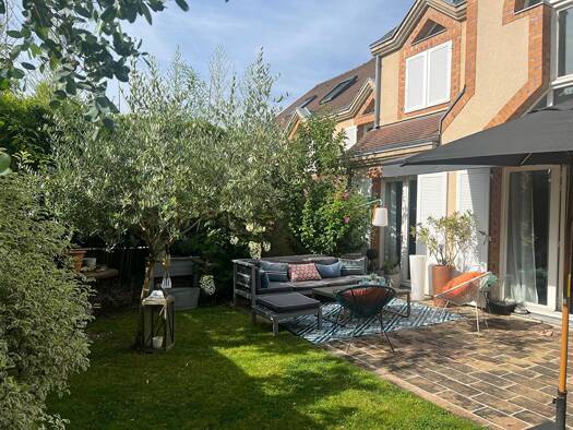 Maison de plain-pied à vendre 1 350 000 € 7 pièces 5 chambres 210 m² 350 m² de terrain Porte Jaune Garches 92380