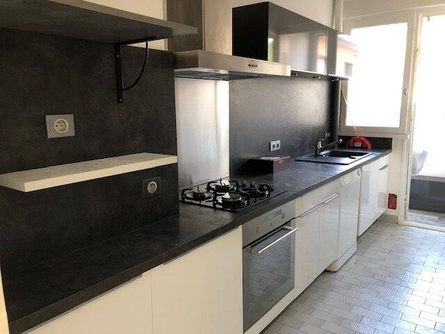 Appartement 4 pièces 97 m² · à Aurillac · 97 m² · 900 €
