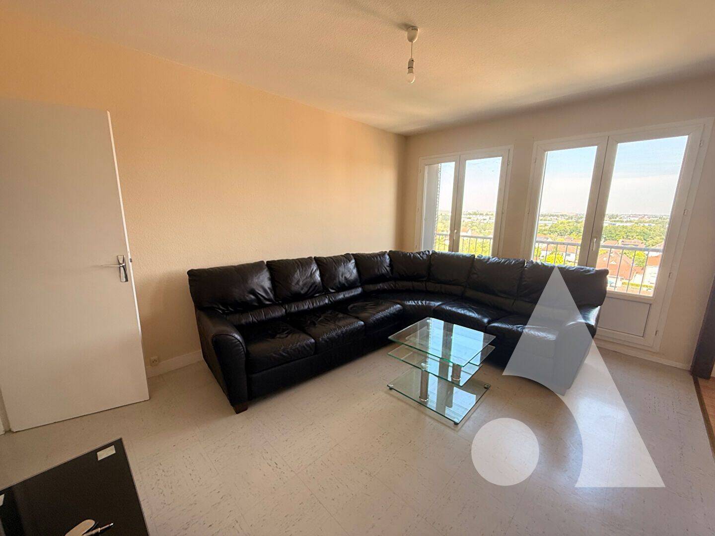 Appartement 3 pièces 50 m² · à La Chapelle-Saint-Luc · 50 m² · 580 €