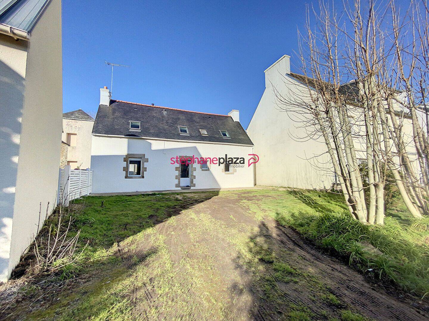 Maison 5 pièces 90 m² · à Plonéour-Lanvern · 89,7 m² · 1 000 €