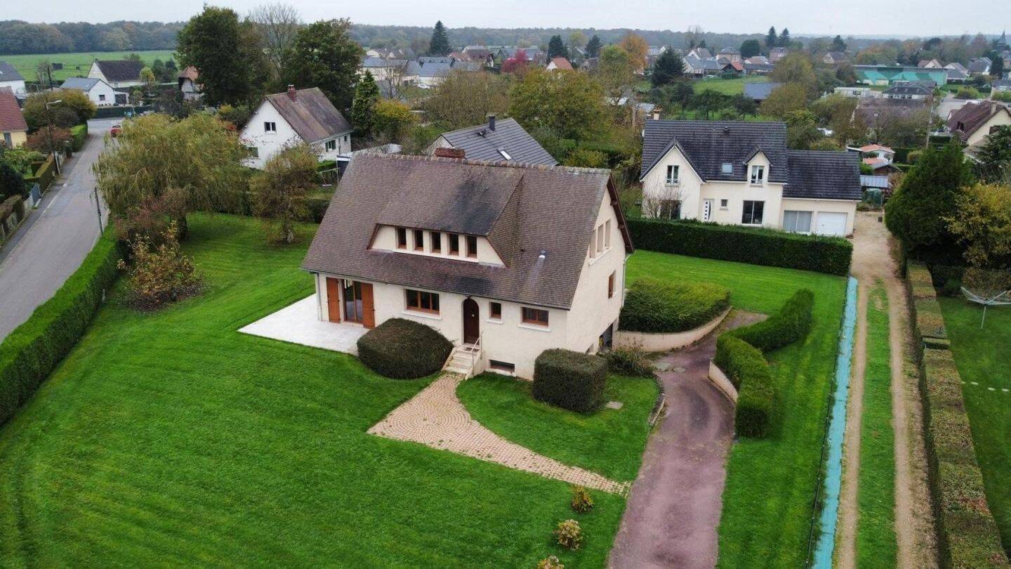 Maison 5 pièces 152 m² · à Montmain · 152 m² · 370 000 €