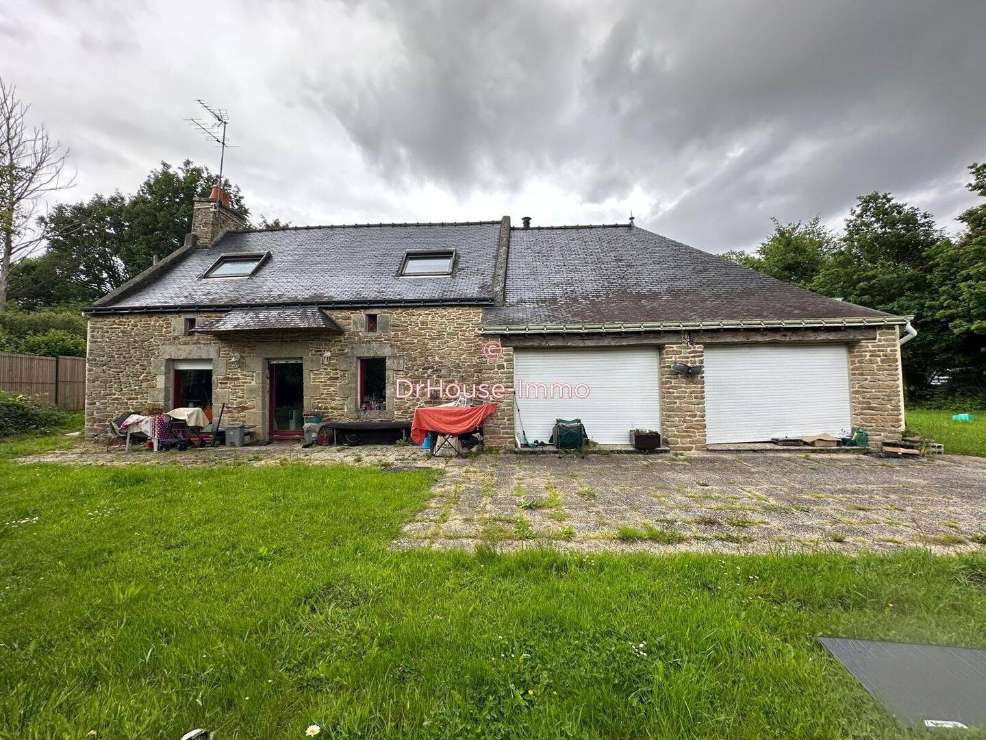 Maison 7 pièces 169 m² · à Saint-Allouestre · 169 m² · 345 000 €