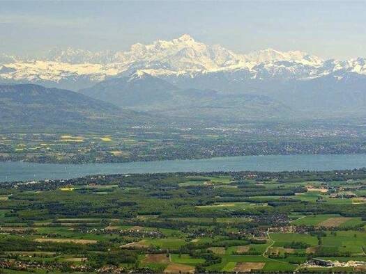 Appartement à vendre 490 000 € 3 pièces 2 chambres 77 m² Étage 1/5 Nord Est Saint-Julien-en-Genevois 74160