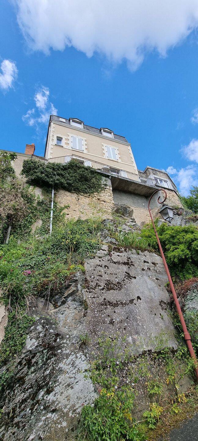 Maison 7 pièces 135 m² · à Thouars · 135 m² · 140 000 €