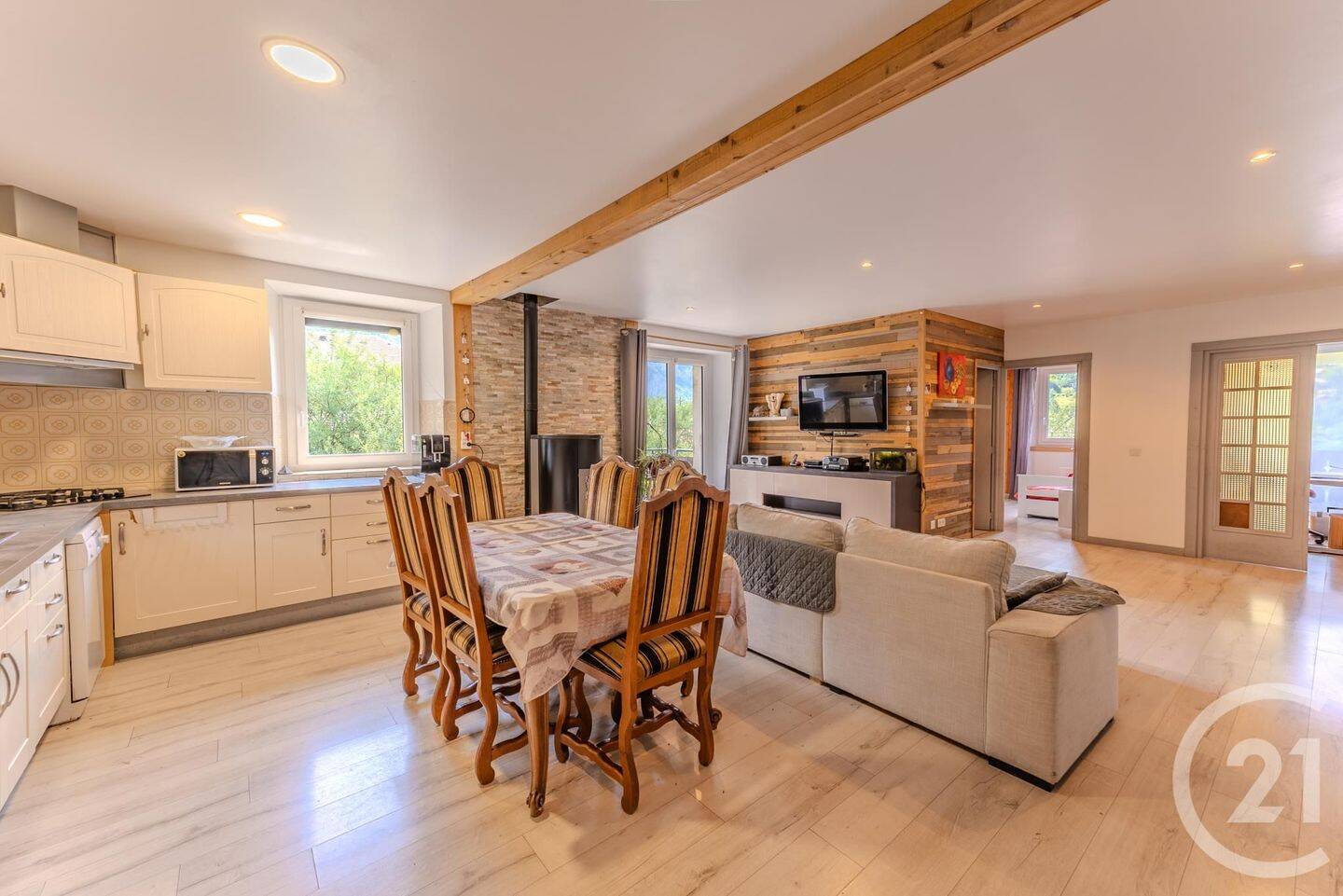Appartement 5 pièces 124 m² · à Vacheresse · 123,9 m² · 290 000 €
