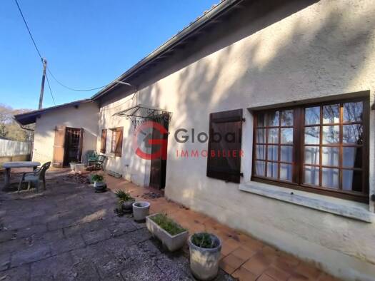 Maison de plain-pied à vendre 172 800 € 5 pièces 3 chambres 220 m² 112 930 m² de terrain Madiran 65700