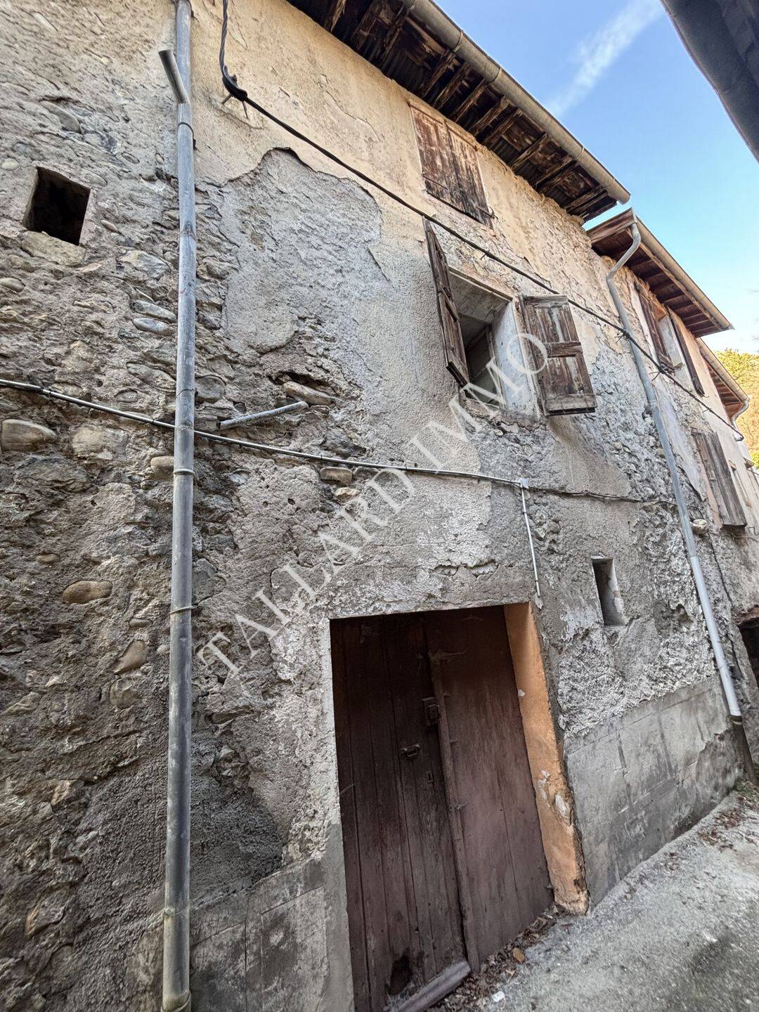Maison 3 pièces 74 m² · à Lettret · 74 m² · 49 000 €