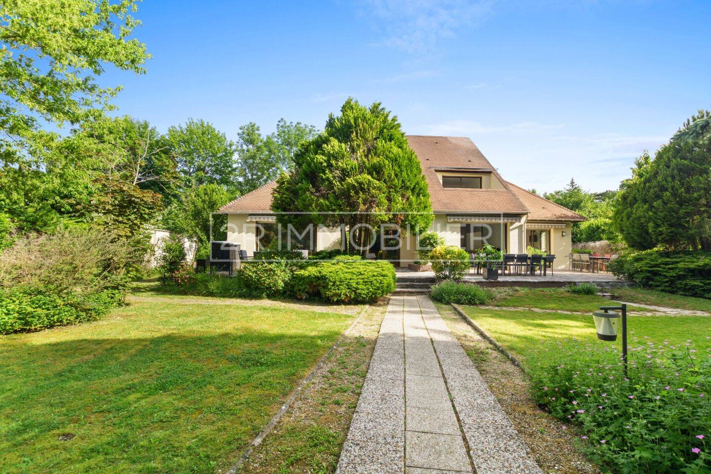 Maison 8 pièces 300 m² · à Lagny-sur-Marne · 300 m² · 1 050 000 €