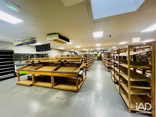 Boutique à vendre 199 800 € 450 m² de surface de vente Bourgneuf Vierzon 18100