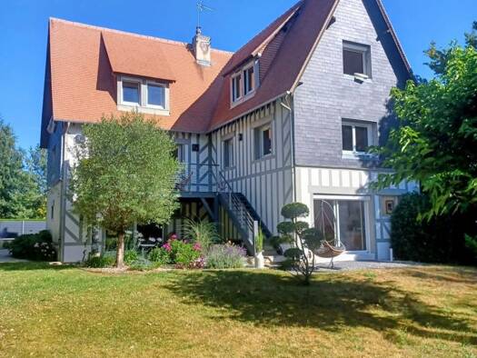 Maison à vendre 1 522 500 € 7 pièces 5 chambres 215 m² 686 m² de terrain Tourgéville 14800
