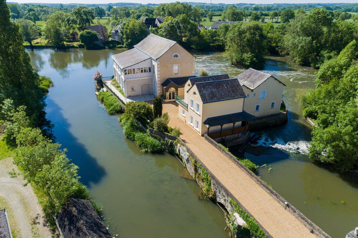 Maison 7 pièces 350 m² · à Montval-sur-Loir · 350 m² · 795 000 €