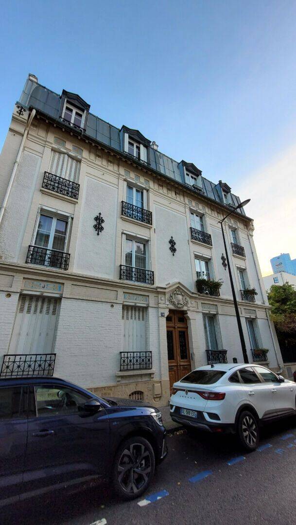 Appartement 3 pièces 55 m² · à Courbevoie · 54,8 m² · 1 100 €