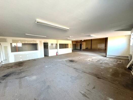 Local commercial à louer 600 € Cadillac-sur-Garonne 33410