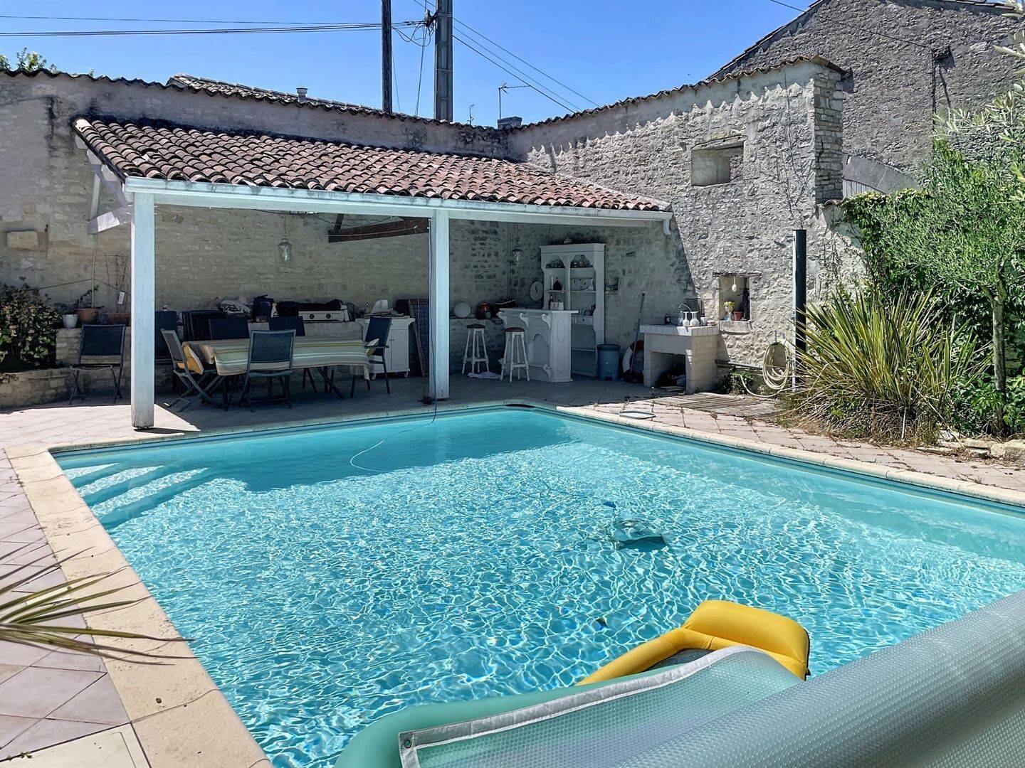 Maison 6 pièces 235 m² · à Chassors · 235 m² · 345 000 €