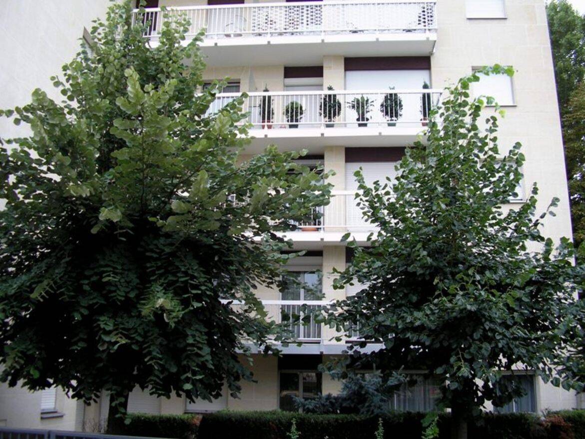 Appartement 1 pièce 27 m² · à Bourg-la-Reine · 26,5 m² · 691 €/mois