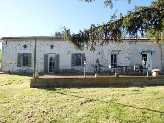 Maison à vendre 236 000 € 4 pièces 2 chambres 120 m² 11 085 m² de terrain Castelnau-sur-Gupie 47180