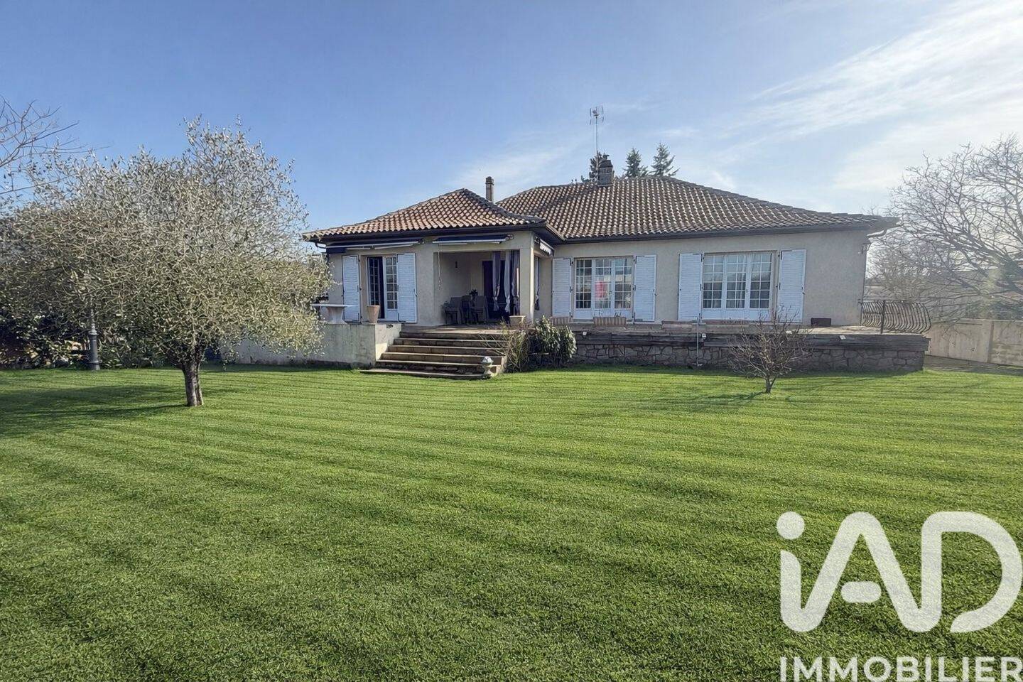 Maison 8 pièces 246 m² · à Le Tallud · 246 m² · 228 000 €