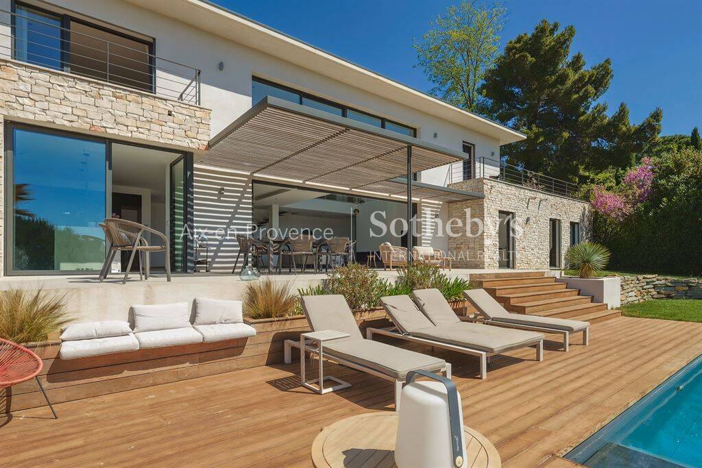 Maison 7 pièces 240 m² · à Aix-en-Provence · 240 m² · 2 390 000 €