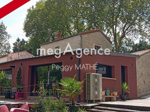 Maison à vendre 318 000 € 4 pièces 2 chambres 152 m² 817 m² de terrain Nuaillé-d'Aunis 17540