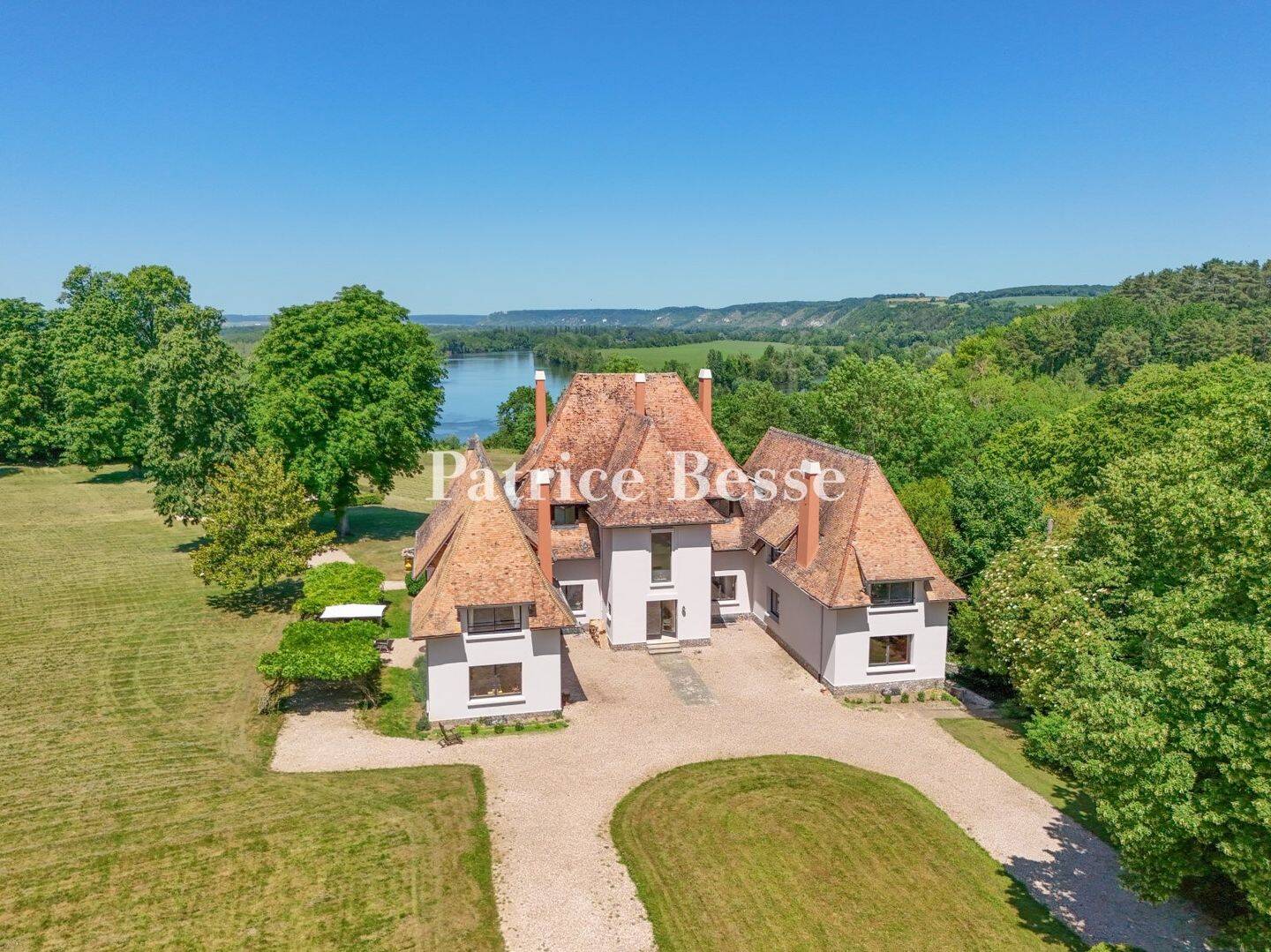 Maison 15 pièces 512 m² · à Herqueville · 512 m² · 2 332 000 €