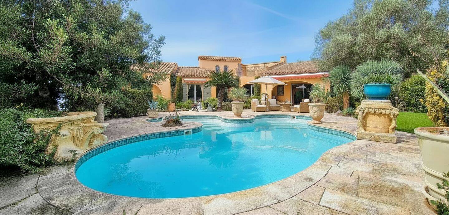 Maison 7 pièces 208 m² · à Saint-Cyprien · 208 m² · 929 000 €