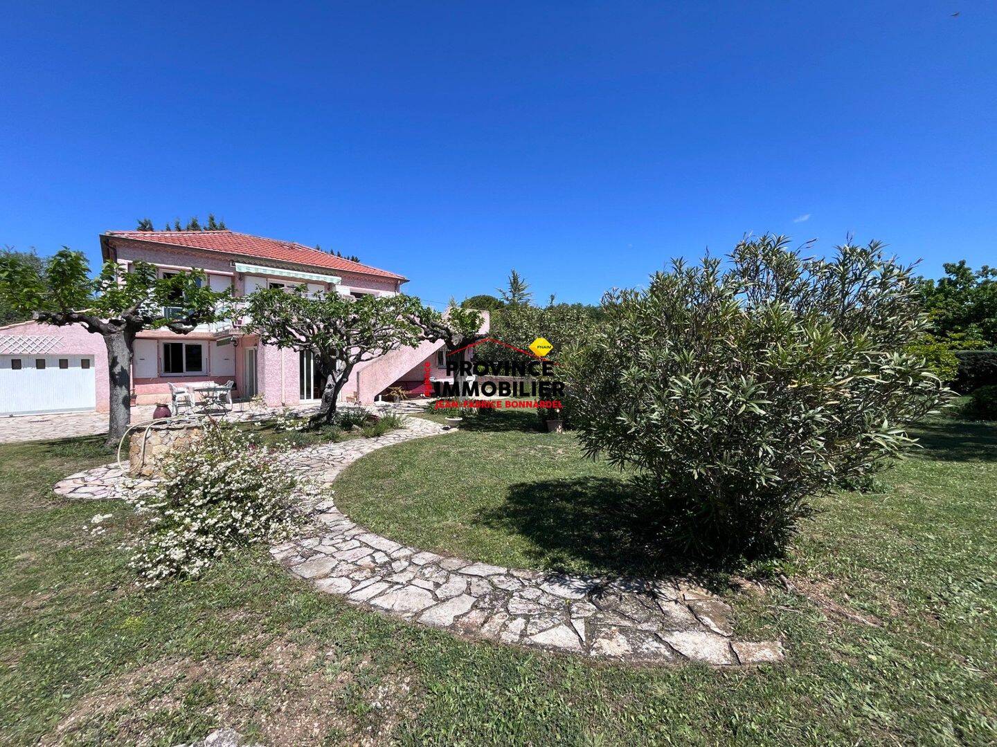 Maison 4 pièces 165 m² · à Suze-la-Rousse · 165 m² · 295 000 €