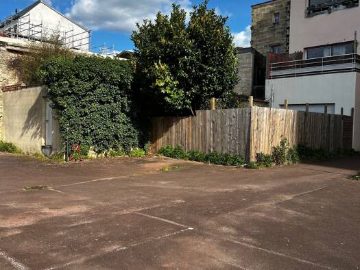 Parking à louer 90 € 20 m² Chartrons Bordeaux 33300