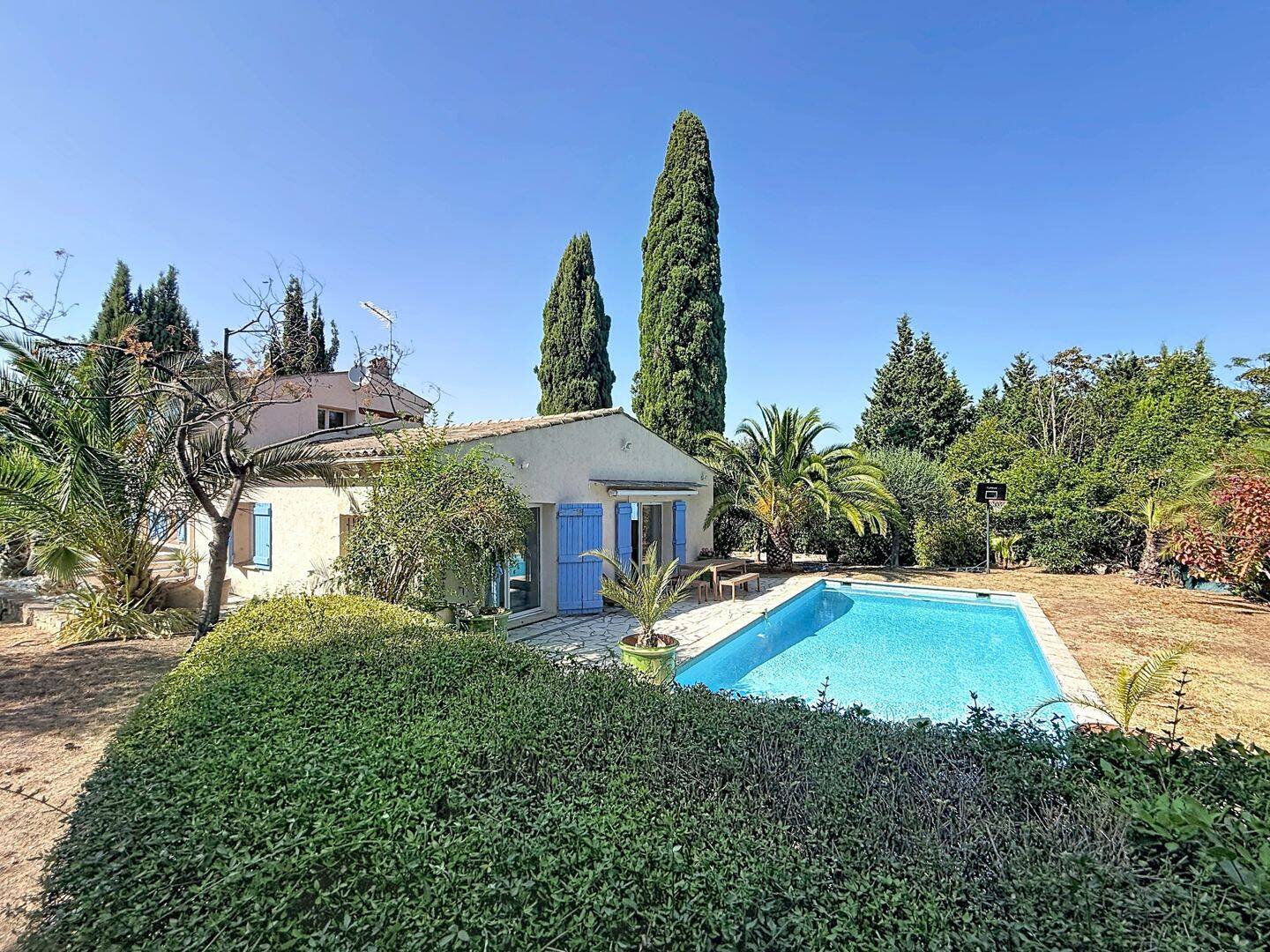 Maison 5 pièces 151 m² · à Valbonne · 151,4 m² · 3 800 €