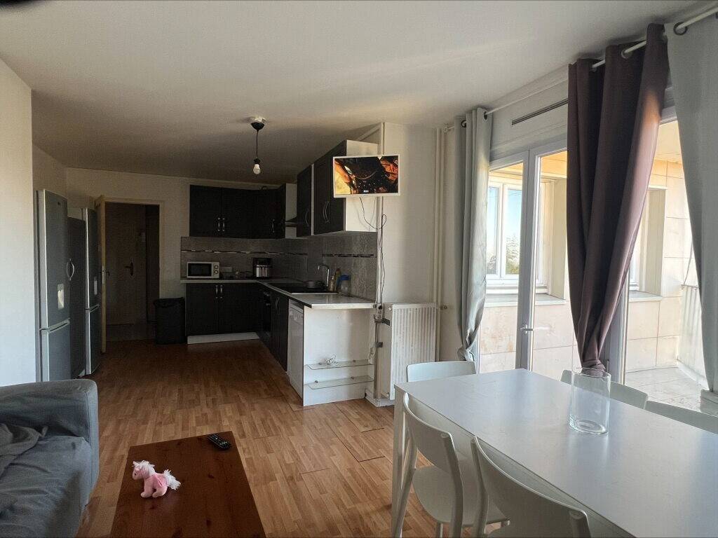 Appartement 6 pièces 92 m² · à Évry-Courcouronnes · 92 m² · 490 €/mois