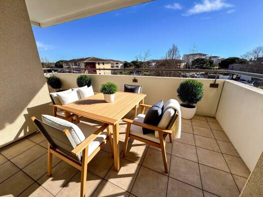 Appartement à vendre 222 000 € 3 pièces 2 chambres 60 m² 3ème étage Seilh 31840