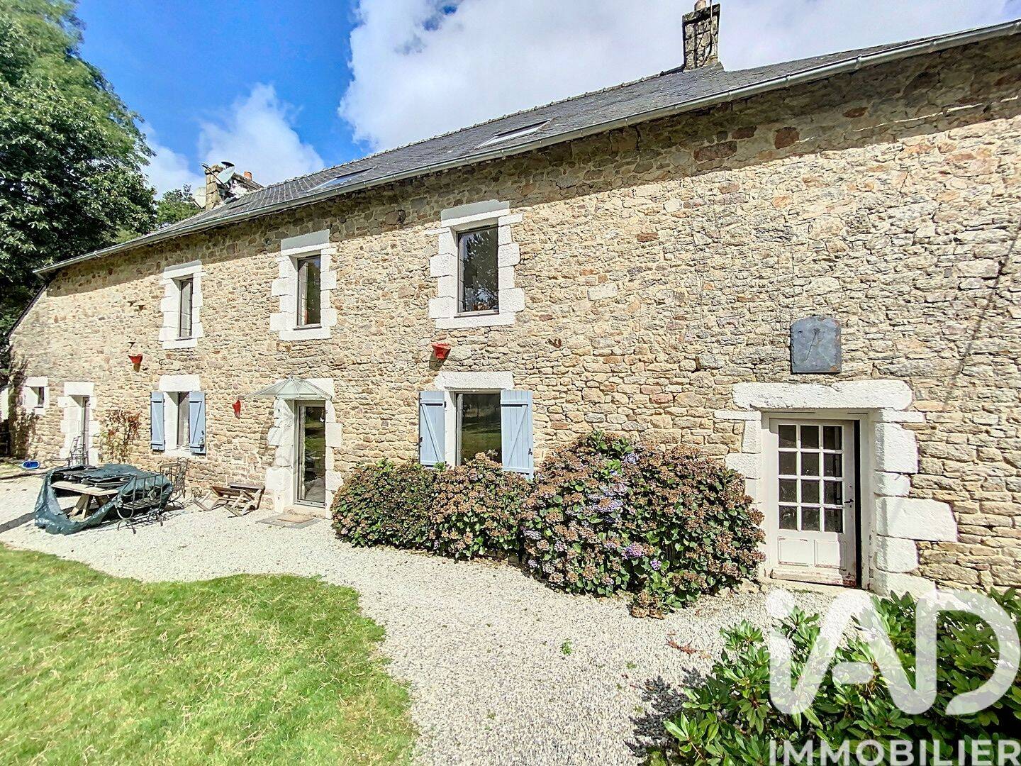 Maison 7 pièces 226 m² · à Langoëlan · 226 m² · 293 000 €