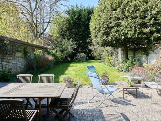 Maison à vendre 1 155 000 € 13 pièces 7 chambres 262 m² 450 m² de terrain La Madeleine 59110