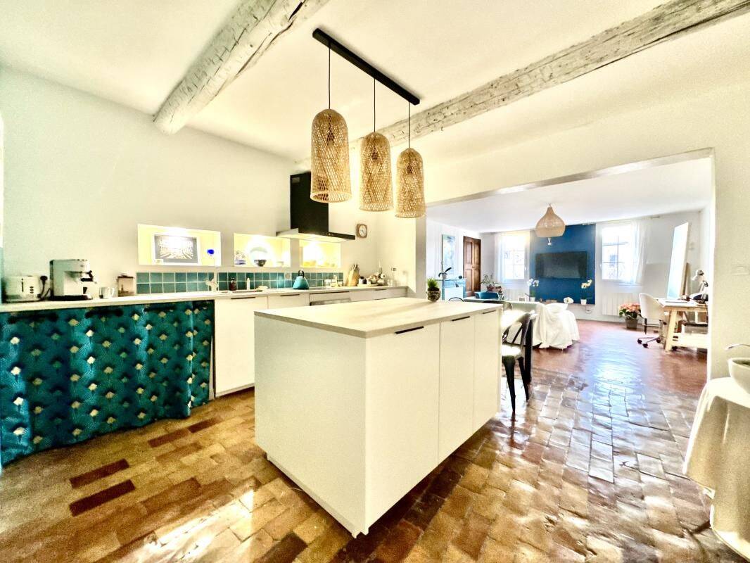 Appartement 3 pièces 99 m² · à Aiglun · 99 m² · 955 €