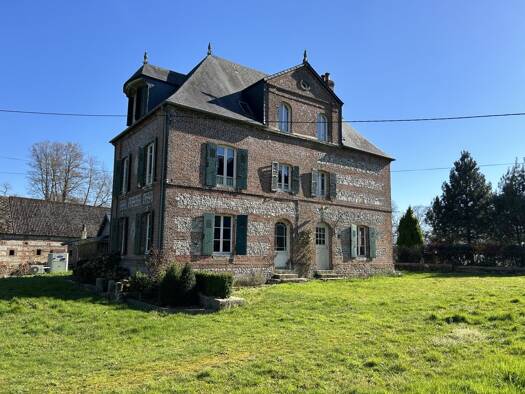 Demeure à vendre 347 000 € 10 pièces 7 chambres 255 m² 1 944 m² de terrain Doudeville 76560