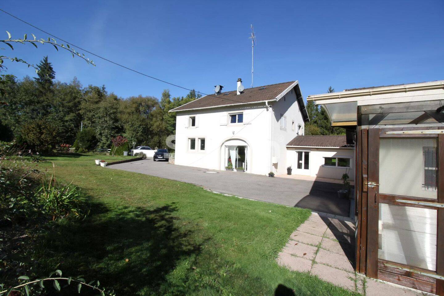 Maison 8 pièces 170 m² · à Hadol · 170 m² · 290 000 €