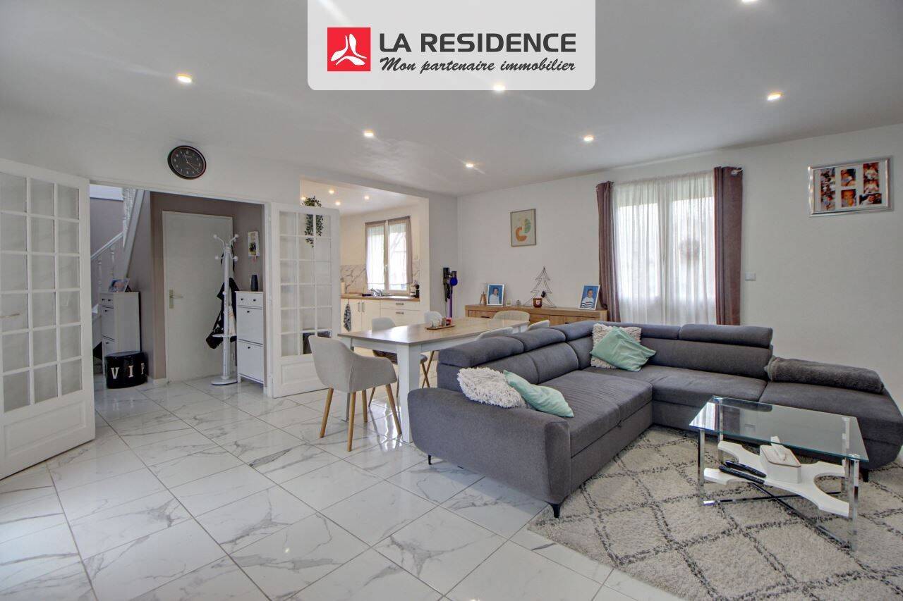 Maison 7 pièces 120 m² · à La Chapelle-Longueville · 120 m² · 368 000 €