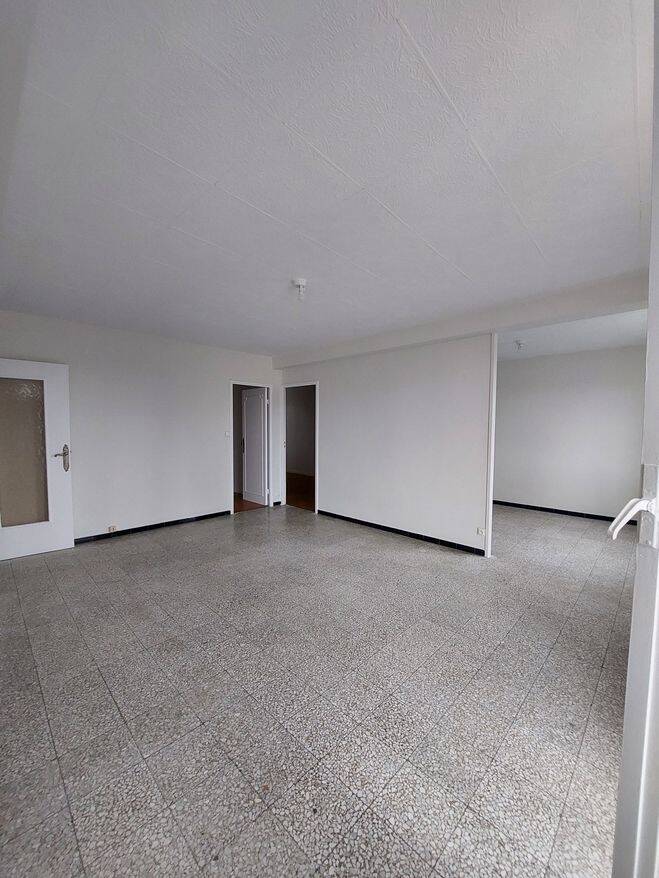 Appartement 5 pièces 81 m² · à Sainte-Foy-lès-Lyon · 81 m² · 950 €