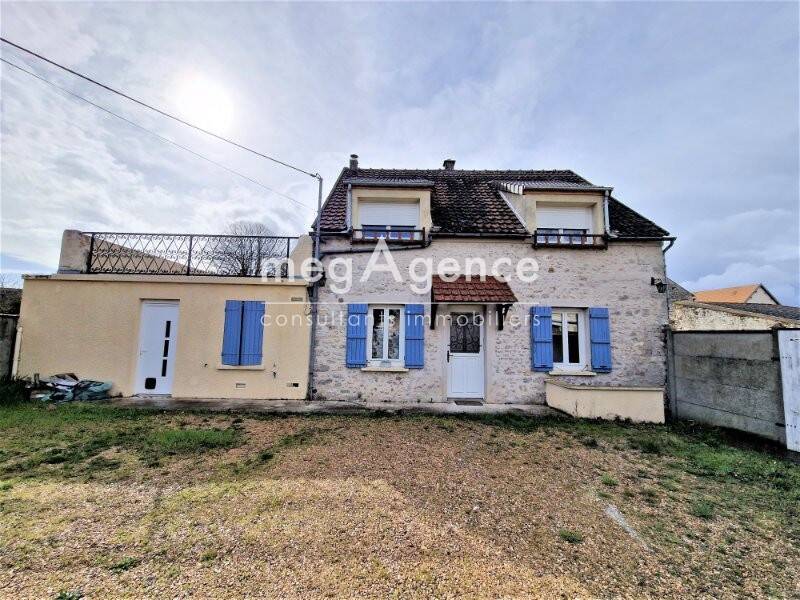 Maison 5 pièces 96 m² · à Sainville · 96 m² · 175 000 €