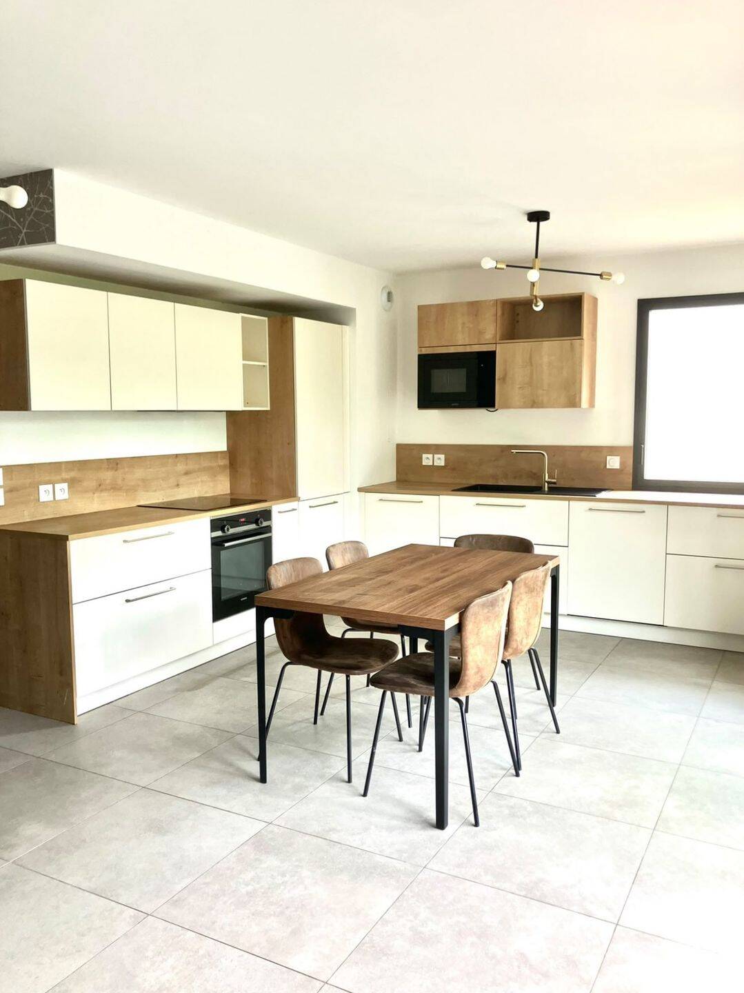 Appartement 4 pièces 78 m² · à Limonest · 77,6 m² · 1 645 €